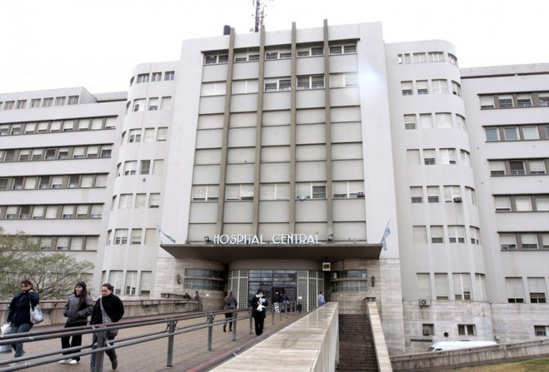 La atención en los hospitales públicos.