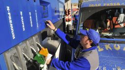Ya rige la baja del 5% en los combustibles