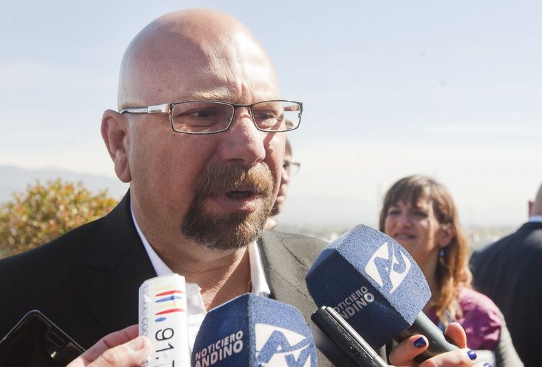 conferencia CEDEM, Centro estudiso desarrollo estratégico de Mendoza, lanzamiento candidato a gobernador, frente para la victoria