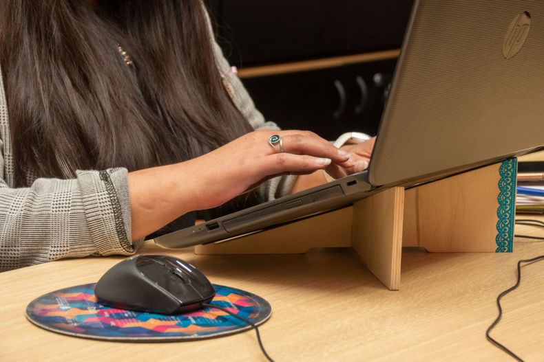 El cursado es híbrido, es decir, con clases presenciales y virtuales.