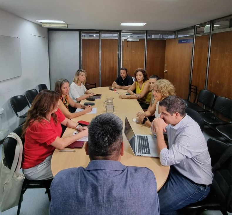 AMProS solicitó la reapertura de paritarias al Gobierno.