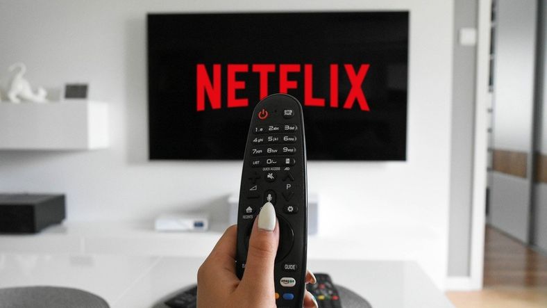 El nuevo éxito de Nétflix: Misterio a la vista