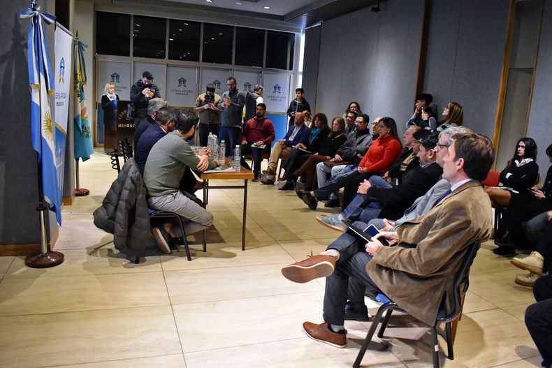 La Bicameral de Seguridad presentó su informe anual ante funcionarios y legisladores.