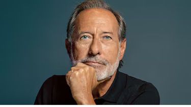 Netflix tiene una película protagonizada por Guillermo Francella.