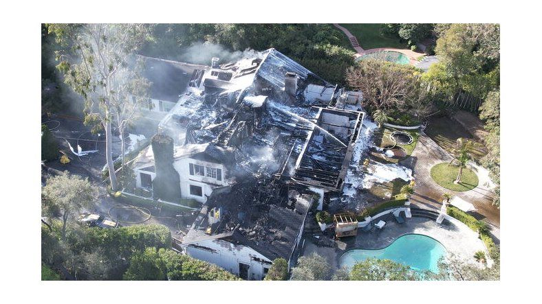 La tragedia de una supermodelo británica: un incendio arrasó su mansión en Los Ángeles