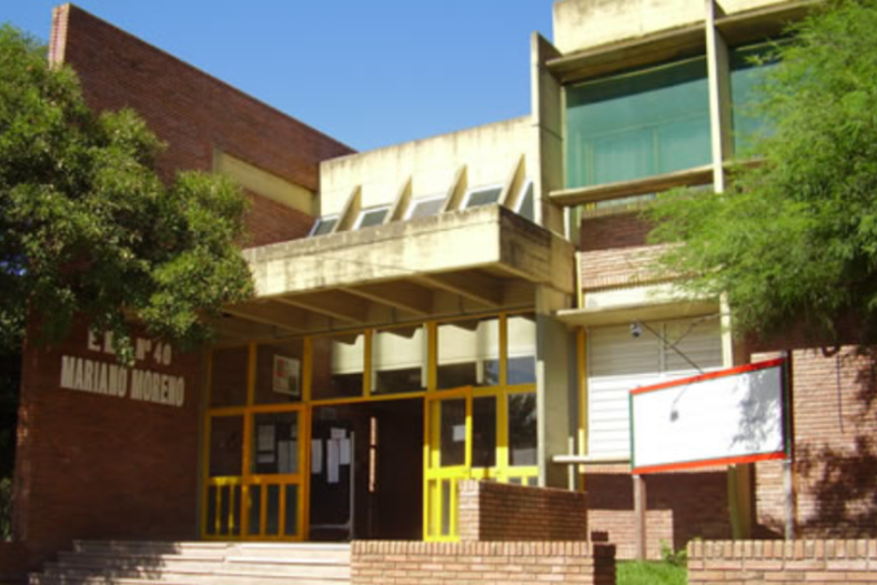 El frente de la escuela N°40 Mariano Moreno, en San Cristóbal, Santa Fe.