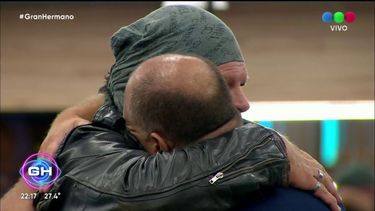 Gran Hermano: el insólito abraza entre Alfa y Ariel.