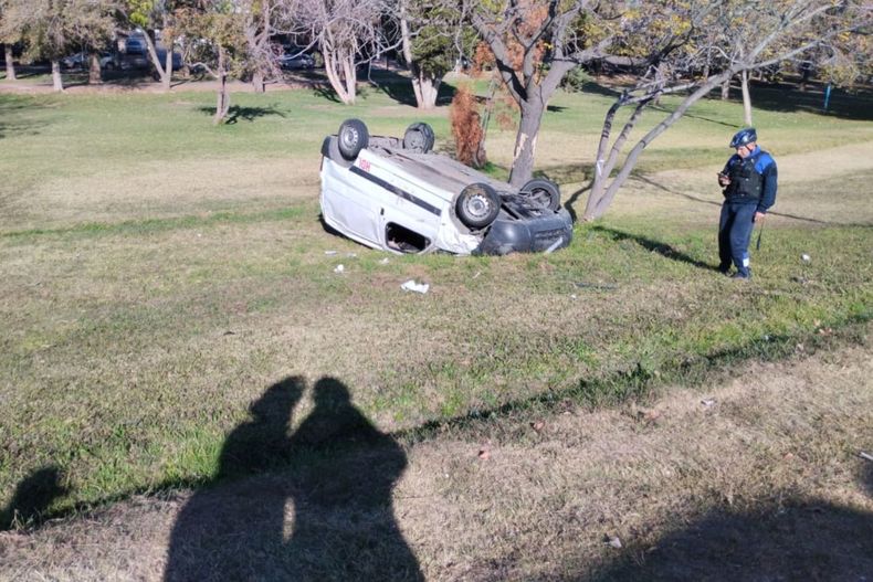 Así quedó uno de los autos implicados en el hecho en Guaymallén