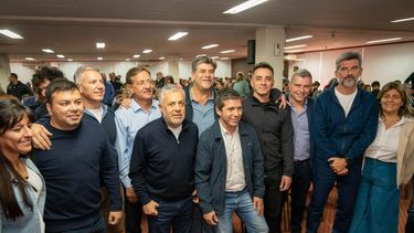 Tras los cruces con el petrismo, la UCR definió que un nuevo congreso elija sus candidatos
