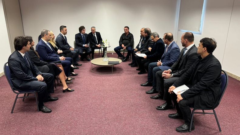 En Brasil, Javier Milei se reunió con Bolsonaro y dos gobernadores conservadores.