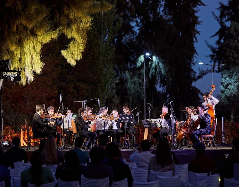 Las Heras se prepara para vivir una experiencia musical única en el Concierto Esperando la Navidad de la Orquesta Juvenil de Cámara del departamento.