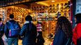 Para competir con shoppings y supermercados, comercios del centro abren este 25 de julio