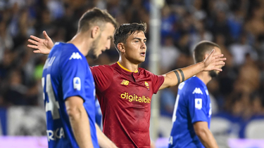 Paulo Dybala sigue convirtiendo goles en la Roma.