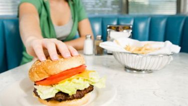 Sitio Andino | Comer en secreto o de más son algunos de los síntomas.