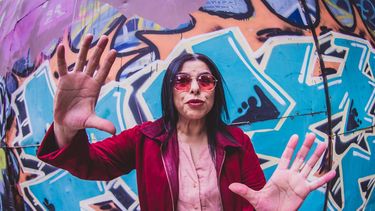 Clonti Benegas hoy en el Plaza: con la música como puente