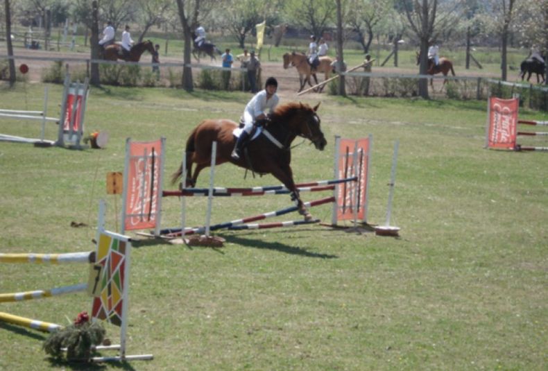 13  Concurso de saltos variados en el Rancho Hípico San Jorge de San Rafael- Sábado 15-06-13
