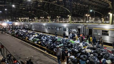 Donaciones para Bahía Blanca: partió el Tren Solidario con 12 vagones.