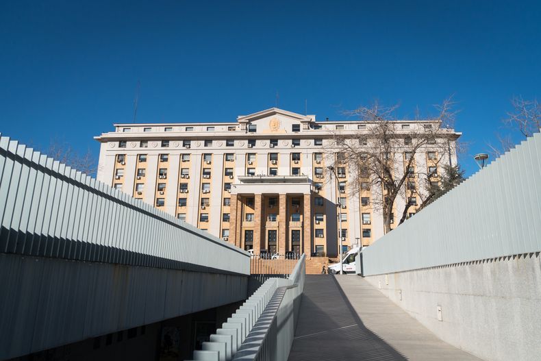 El Gobierno de Mendoza ya cerr&oacute; acuerdos salariales con trece sectores estatales.