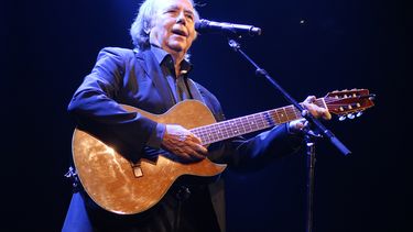 Sitio Andino | Joan Manuel Serrat, bustelo - 372821