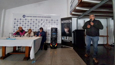 el partido democrata de mendoza ajusta su carta organica ante la suspension de las paso