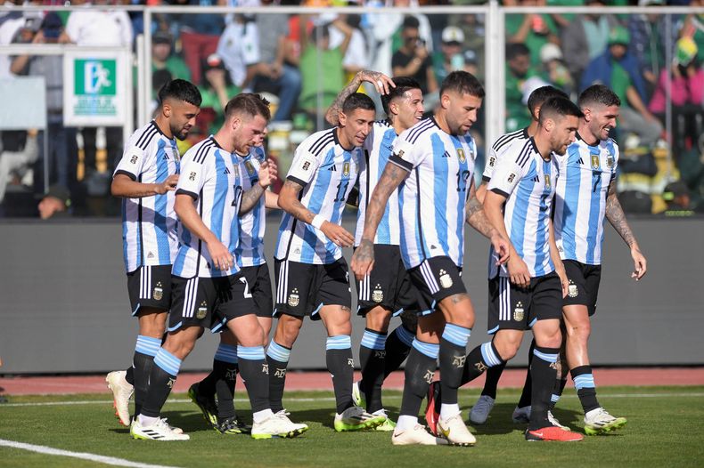 La Selección de fútbol de Argentina.