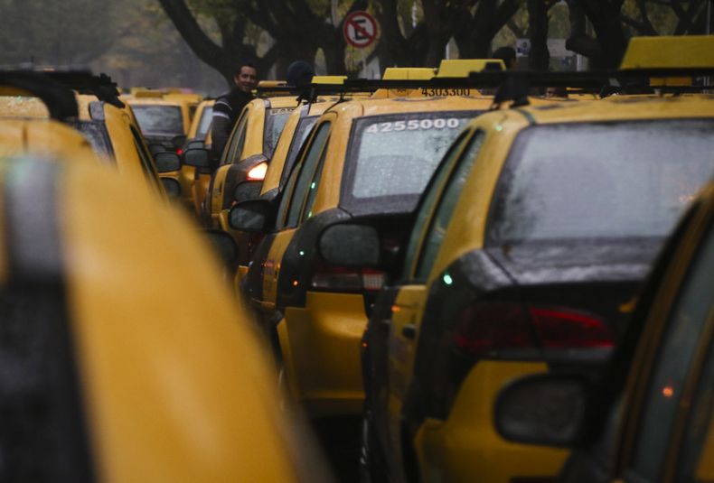 Sube la tarifa de taxis.