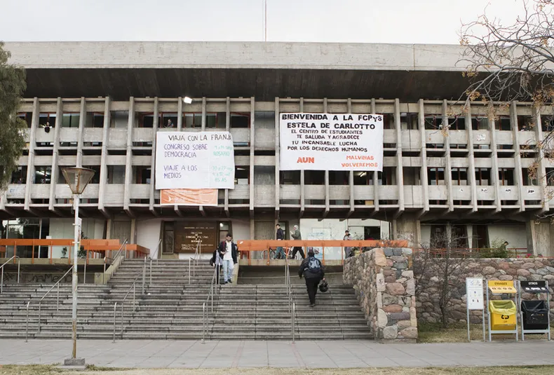 El docente de la Universidad Nacional de Cuyo, Mauro Aguirre, fue acusado de abuso sexual. 