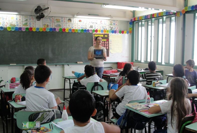 Docentes maestros alumnos educación