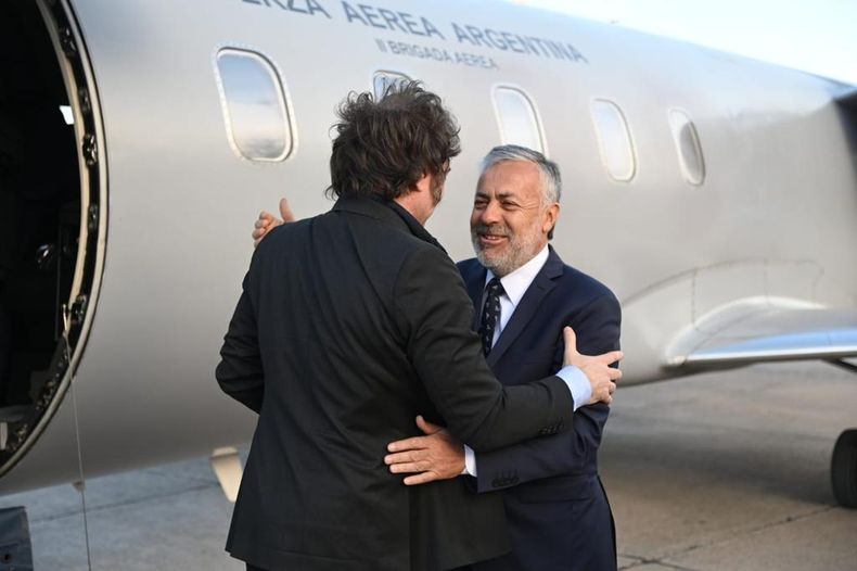 Alfredo Cornejo defendió la alianza con Javier Milei y puso en duda la incorporación de Álvaro Martínez.