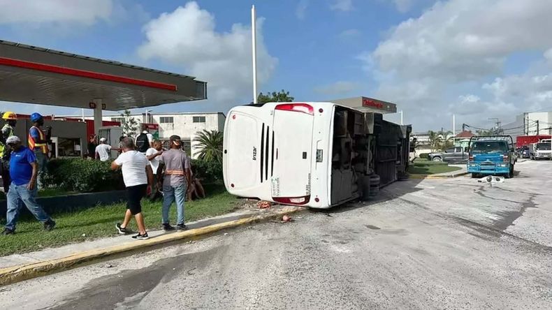 Punta cana, vuelco, colectivo, turistas.jpg