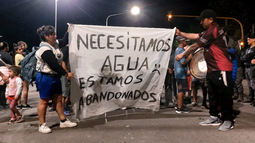 Vecinos del barrio La Isla de Río Diamante en San Rafael llevan más de un mes sin agua potable
