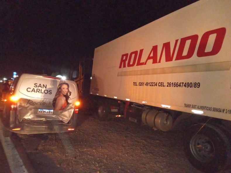 La reina de San Carlos sufrió un accidente vial.