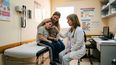 Influenza A en Mendoza: más de 650 casos confirmados y fuerte impacto en niños en edad escolar. Imagen creada con IA