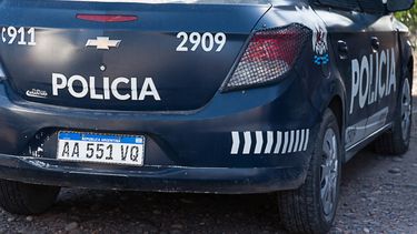 Ladrones armados robaron bebidas, cigarrillos y la recaudación en un negocio