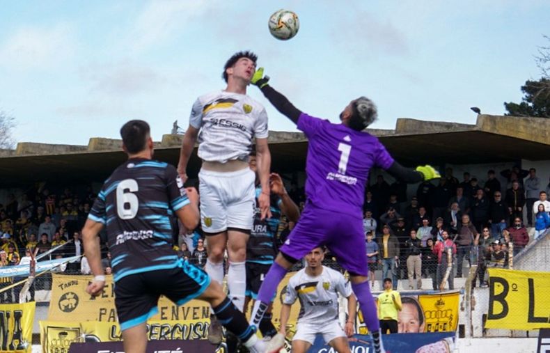 Gutiérrez no pudo imponer su fútbol (Foto: gentileza @mauropinero_ph).