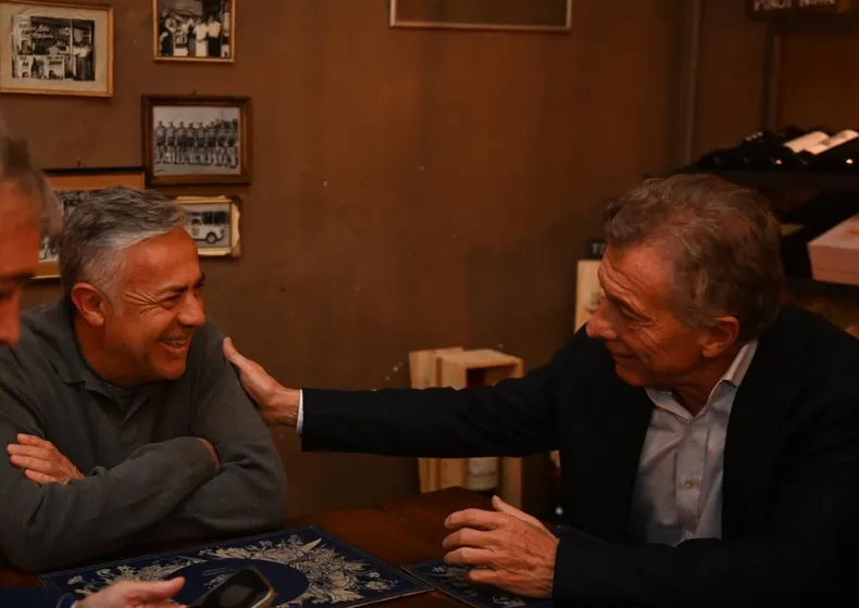 Alfredo Cornejo y Mauricio Macri compartieron una cena en Chacras de Coria.
