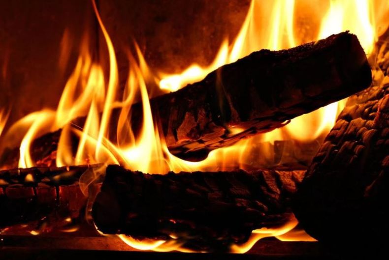 Ante la ausencia de gas natural, la leña es calefacción segura para el invierno