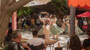 Música en el Paseo Peatonal Sarmiento.