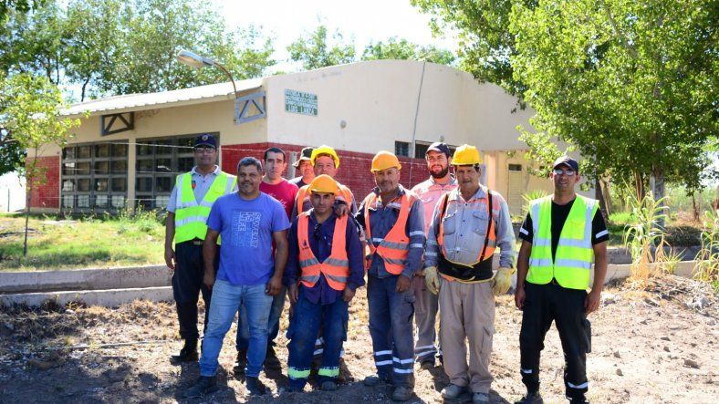 Santa Rosa: el campo experimental de la Escuela Francisco Crocce ya tiene conexión de agua potable
