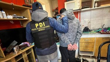 Uno de los cuatro detenidos tras los allanamientos en Luján de Cuyo. Uno de los cuatro detenidos tras los allanamientos en Luján de Cuyo.