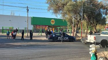 Por las amenazas de saqueo, el Gobierno de Mendoza, aseguró que no falta asistencia.&nbsp;