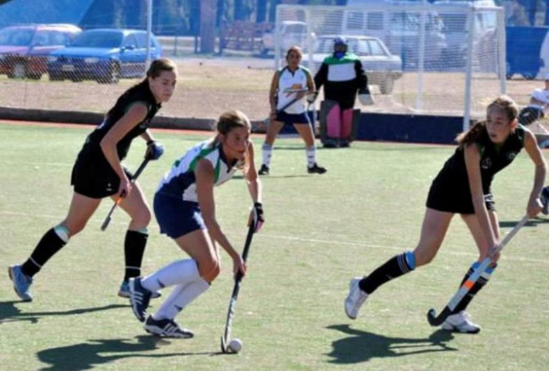 14  Se programaron partidos pendientes del hockey femenino sureño- Jueves 01-05-14