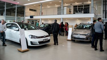 ¿Cuántos sueldos se necesitan para comprar un 0km?