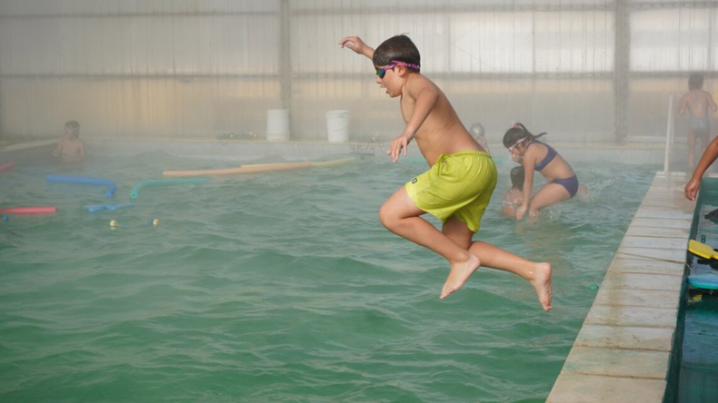 La pileta del club Banco Nación en General Alvear aguarda por chicos y mayores en las vacaciones de invierno