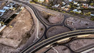 Mendoza ejecutó 443 km de obras viales y puentes con una inversión de $326.000 millones Mendoza ejecutó 443 km de obras viales y puentes con una inversión de $326.000 millones
