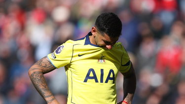 Cuti Romero no pudo seguir, salió entre lágrimas y preocupa a la Selección. Cuti Romero no pudo seguir, salió entre lágrimas y preocupa a la Selección.