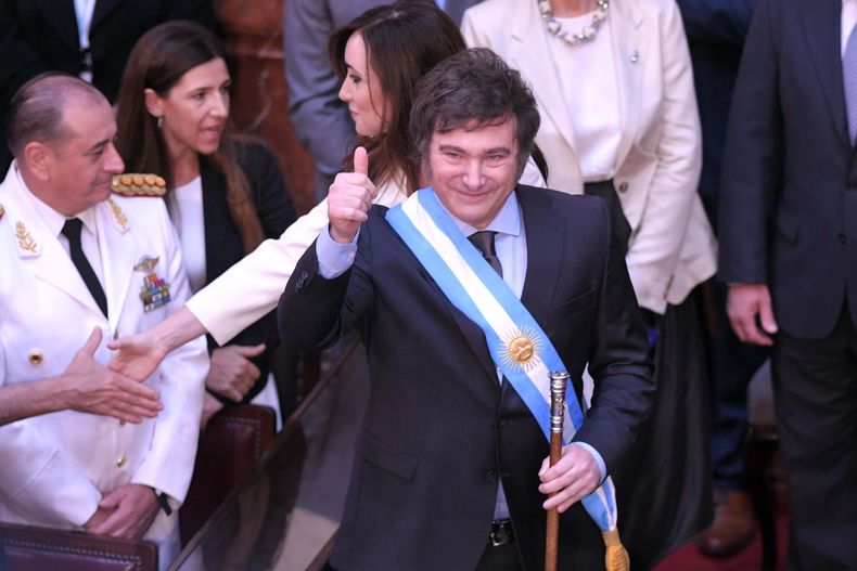Javier Milei ya firmó su primer DNU: de qué se trata