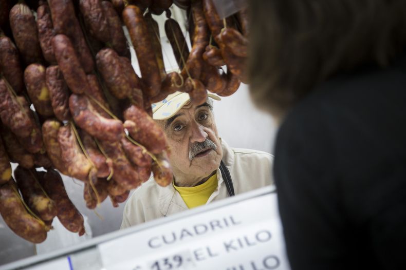 Por su costo, el asado, entre otros tipos de carne, puede hoy por hoy ser moneda de cambio frente a los materiales de construcción