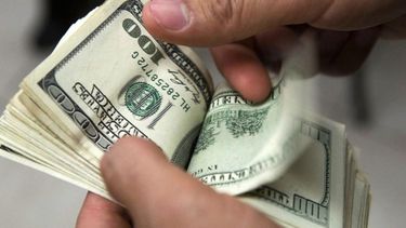 Trabas para el dólar solidario: que pueden comprar los particulares