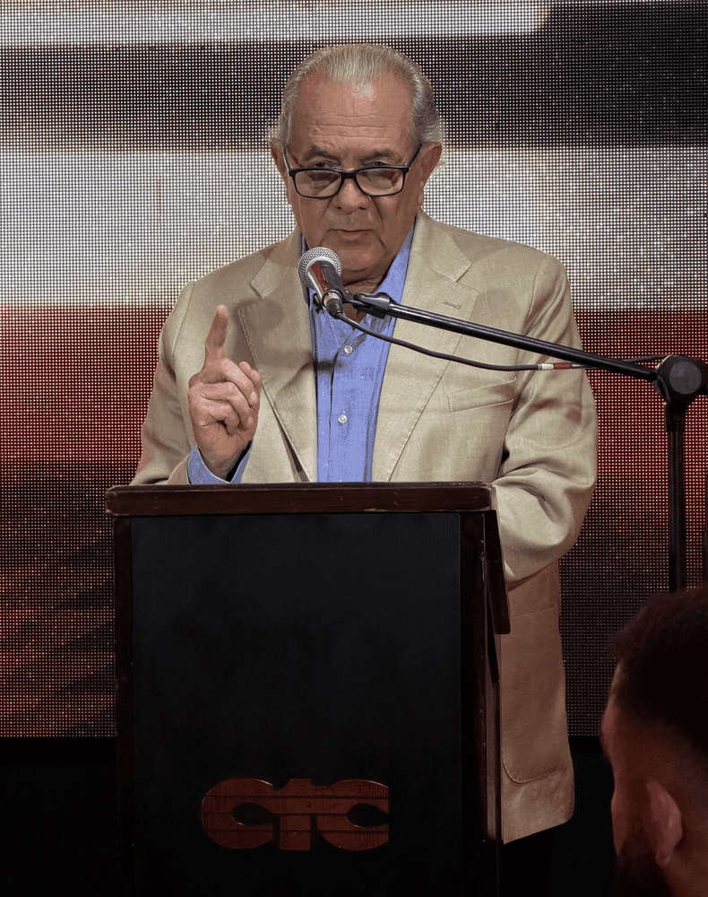 Omar Álvarez: “Gracias a todos los que hicieron y hacen posible este camino. Sin los trabajadores, colaboradores, clientes y la comunidad, nada de esto hubiera sido posible